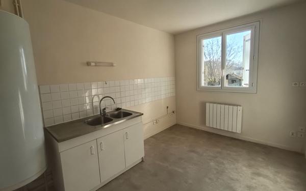 Maison à louer    3 pièces • 62 m2 Aillant-sur-Milleron