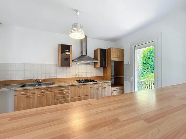 Maison à vendre 4 pièces de plain pied, SAINT GEORGES D'ORQUES (34)+ 454 m2 de terrain piscinable+ garage+ parking