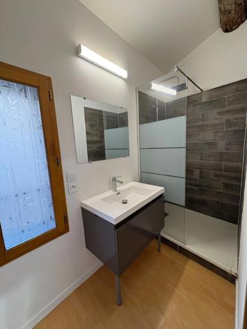 Maison de village avec cour à SAINT THIBERY (34)