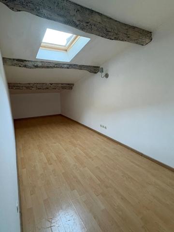 Maison de village avec cour à SAINT THIBERY (34)