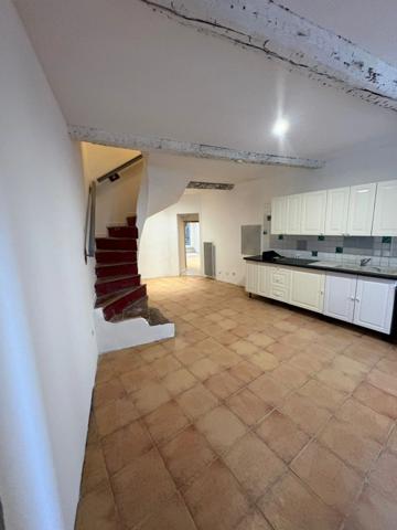 Maison de village avec cour à SAINT THIBERY (34)