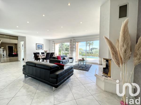Maison à vendre 6 pièces 140 m² La Cadière-d'Azur