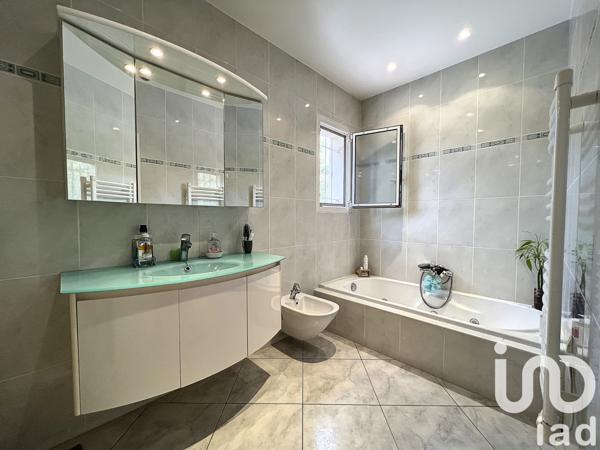 Maison à vendre 6 pièces 140 m² La Cadière-d'Azur