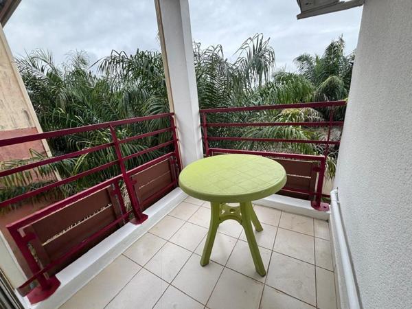 STUDIO AU 2EME ETAGE AVEC BALCON