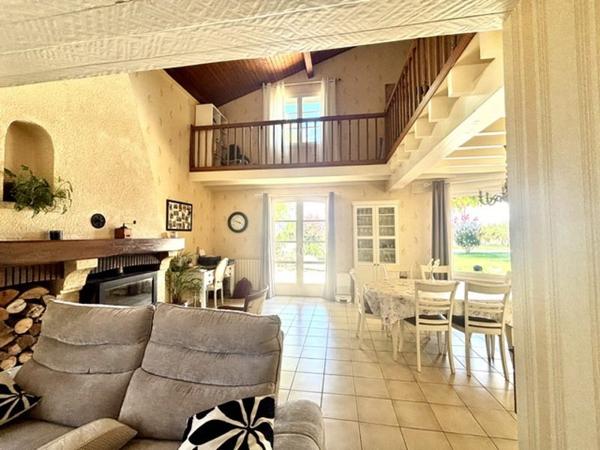 Maison à vendre 348 480 € Sainte-Bazeille 7 p 252 m² DPE D