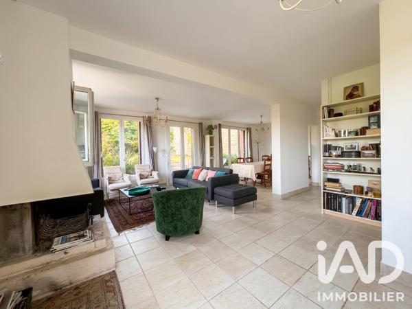 Maison à vendre 9 pièces 202,36 m² Saint-Germain-en-Laye