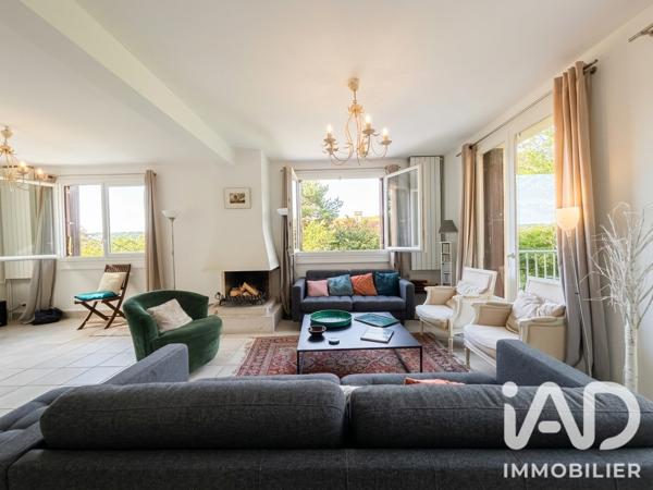 Maison à vendre 9 pièces 202,36 m² Saint-Germain-en-Laye