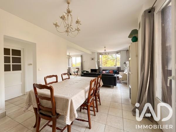 Maison à vendre 9 pièces 202,36 m² Saint-Germain-en-Laye