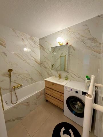 Appartement à FREJUS, 83600 - 2 pièces 43m²
