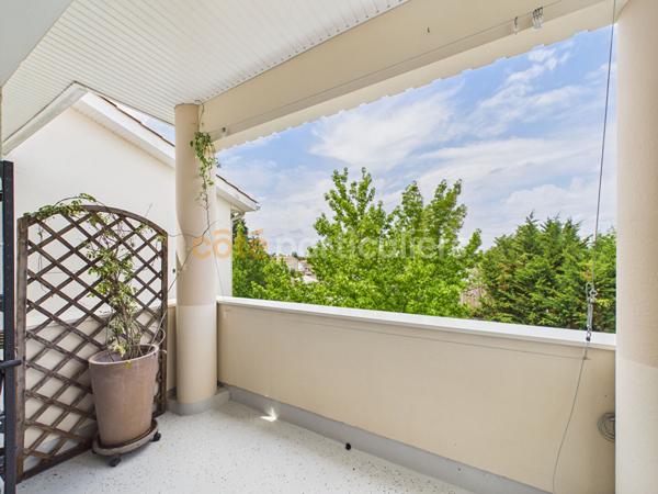 Vente
                Appartement51 m² - 2 Pièces -
                    PESSAC (33600)