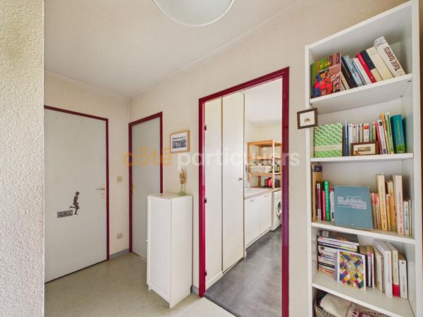 Vente
                Appartement51 m² - 2 Pièces -
                    PESSAC (33600)