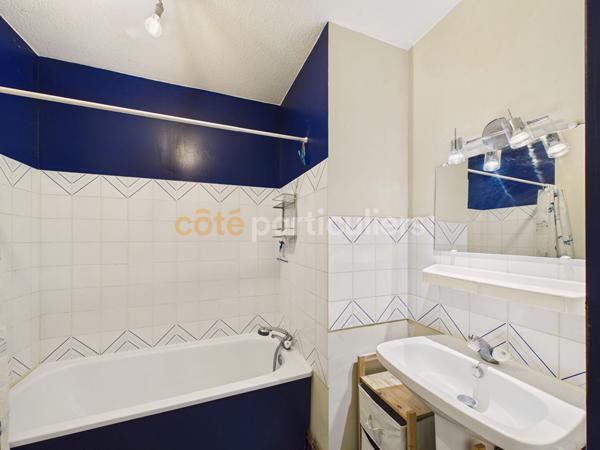 Vente
                Appartement51 m² - 2 Pièces -
                    PESSAC (33600)