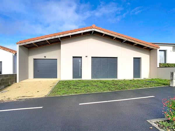 Maison Neuve Plain- pied à Vendre à Beaupréau en Mauges - 6 Chambres et Confort Moderne !