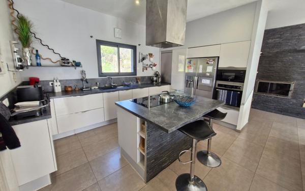 Maison à vendre    5 pièces •  Laure-Minervois