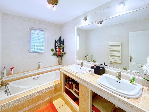 Maison 7 pièces 182 m2