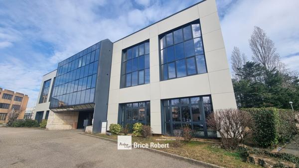 Bureaux à louer à Saint Didier au Mont d'Or avec parkings et jardin mutualisé