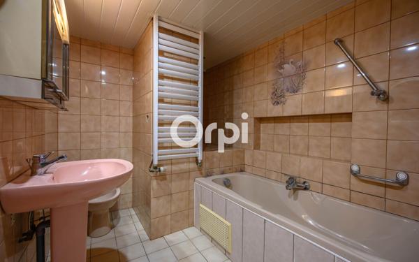 Maison à vendre    9 pièces • 274 m2 Sin-le-Noble