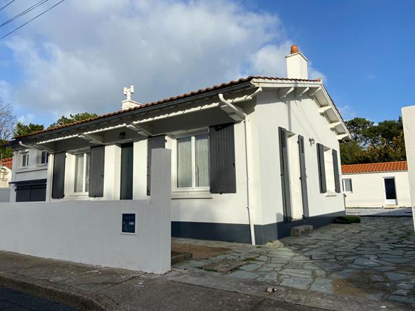 St Hilaire De Riez 3 logements (6 ch et 153 m2 au total) à 80 m de la forêt et 700 m du centre commercial