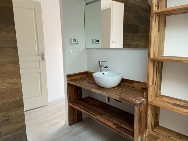 St Hilaire De Riez 3 logements (6 ch et 153 m2 au total) à 80 m de la forêt et 700 m du centre commercial