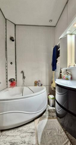 Haut de villa au calme à Juan les Pins