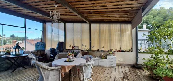 Haut de villa au calme à Juan les Pins