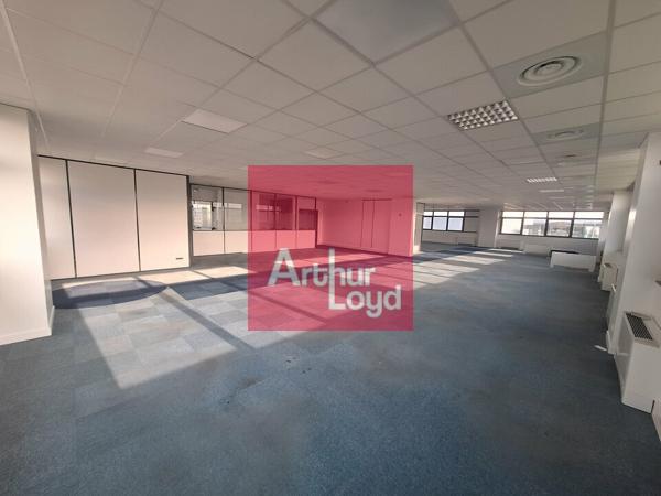 COURNON D'AUVERGNE A PROXIMITE DU ZENITH A LOUER BUREAUX 295M²