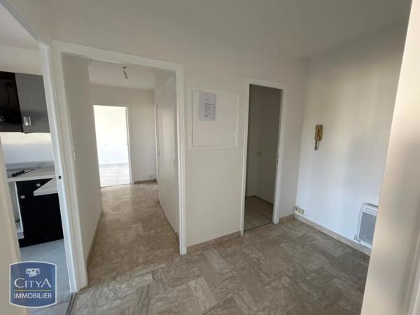 Appartement à louer 2 pièces 59.3m²