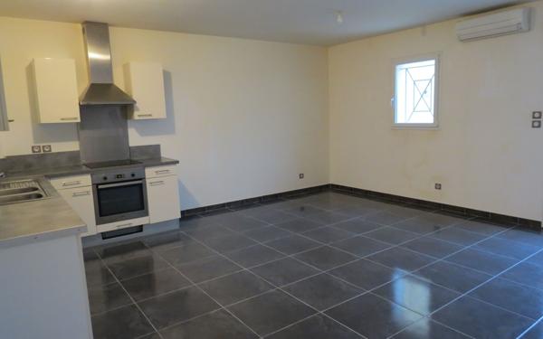 Appartement à vendre    3 pièces • 76,70 m2 Poulx