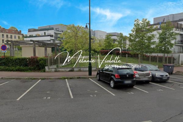 Lot 2 places de stationnement en extérieur proche gare