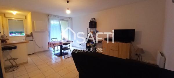 Appartement T2 de 40m²  avec une terrasse dans une résidence sécurisée et place de parking.