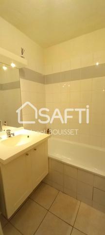 Appartement T2 de 40m²  avec une terrasse dans une résidence sécurisée et place de parking.