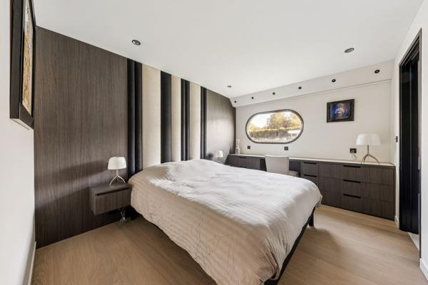 Vente Péniche de luxe Paris 16 5 Pièces 230 m²