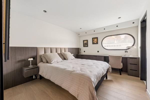 Vente Péniche de luxe Paris 16 5 Pièces 230 m²