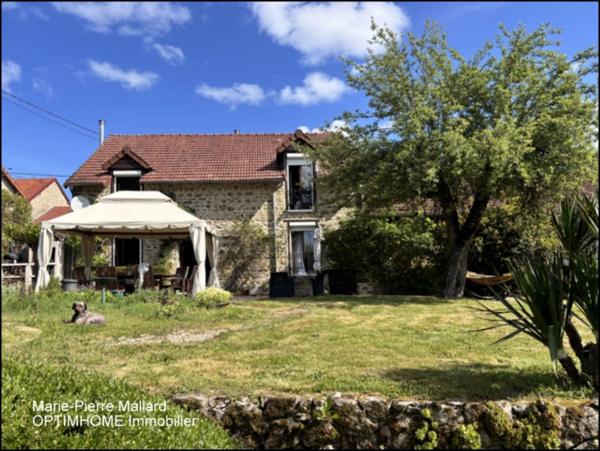 Magnifique propriété à la campagne à cinq minutes des commodités, sans vis à vis