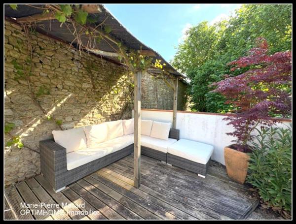 Magnifique propriété à la campagne à cinq minutes des commodités, sans vis à vis