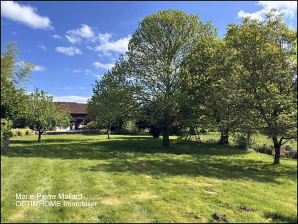 Magnifique propriété à la campagne à cinq minutes des commodités, sans vis à vis