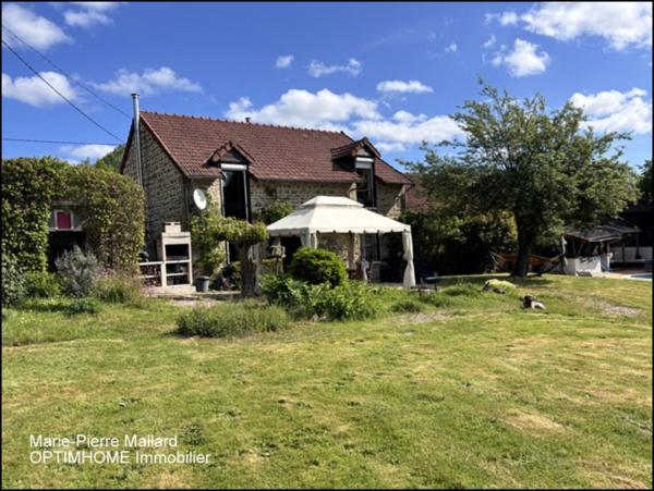 Magnifique propriété à la campagne à cinq minutes des commodités, sans vis à vis