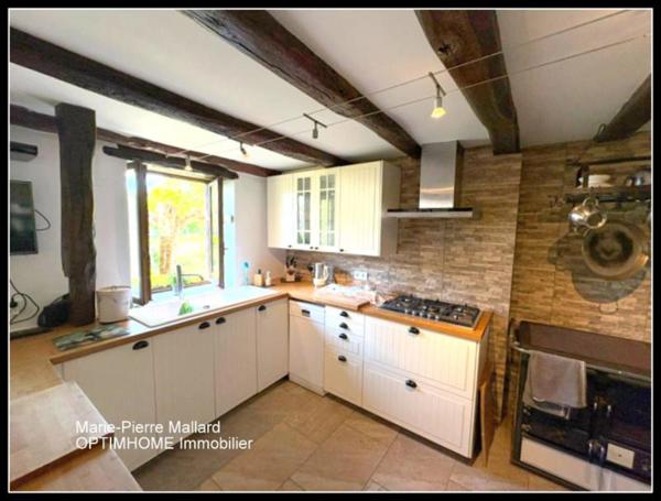 Magnifique propriété à la campagne à cinq minutes des commodités, sans vis à vis