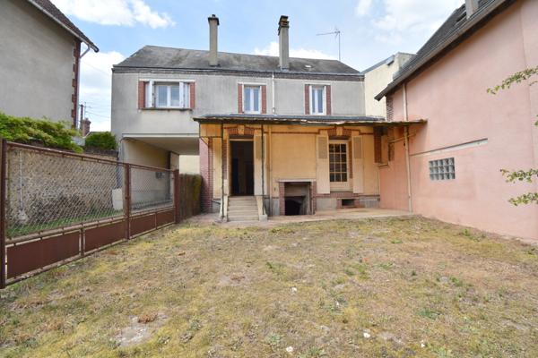 Courville-sur-Eure (28190) MAISON ENTIEREMENT A RENOVER