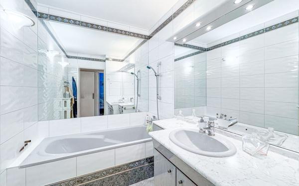 Appartement à vendre    4 pièces • 99,41 m2 Mandelieu-la-Napoule