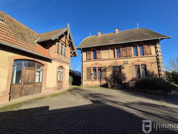 Ensemble immobilier d'environ 373 m2 sur 24.25 ares à Ingwiller.