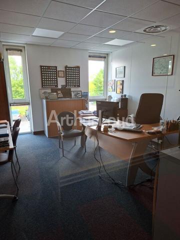Immeuble indépendant à louer à Wambrechies - Bureaux avec stockage, parkings privatifs et accès rapide métropole lilloise