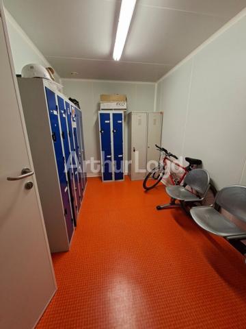 Immeuble indépendant à louer à Wambrechies - Bureaux avec stockage, parkings privatifs et accès rapide métropole lilloise