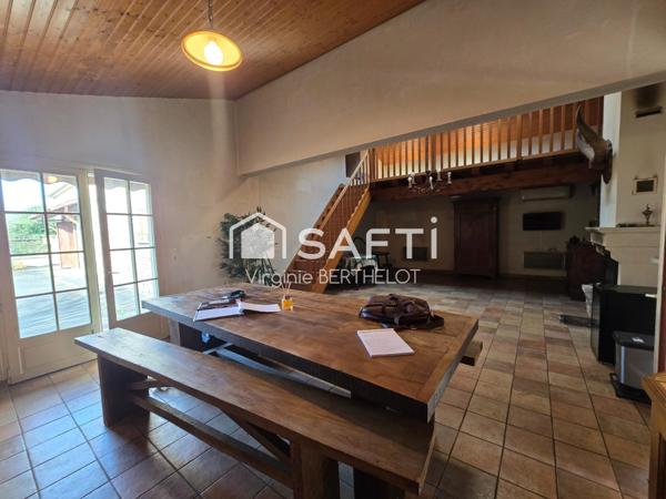 MAISON EN PIERRES A RENOVER A 20 MINUTES DE NIORT !