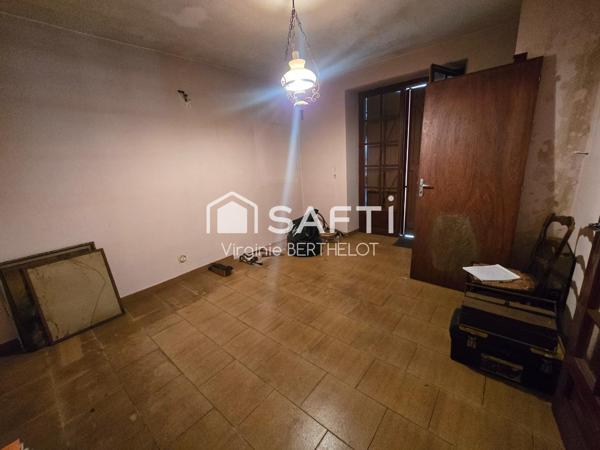 MAISON EN PIERRES A RENOVER A 20 MINUTES DE NIORT !