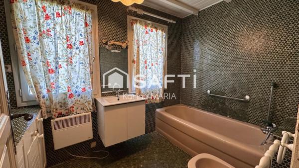 13830- ROQUEFORT LA BEDOULE - Maison de