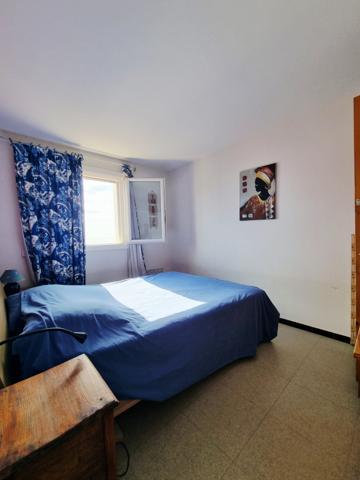 Appartement 3 pièces de 49 m2 avec garage , cellier et place de parking 11100 Narbonne Plage Découvrez ce charmant appartement 3 pièces de 49,21 m² , idéalement situé dans un quartier calme et recherché , avec un accès direct à la plage . "Possibilité d'acquérir l'appartement avec un garage de 15 m2.
