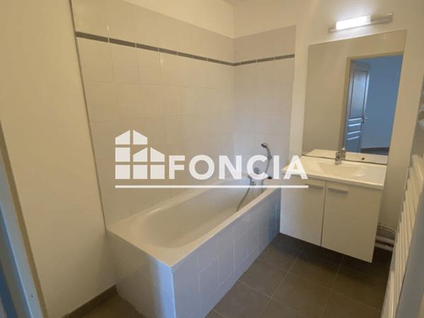 Location Appartement 2 pièces 38.5 m² - 60 AVENUE VICTOR HUGO Cambrai 59400