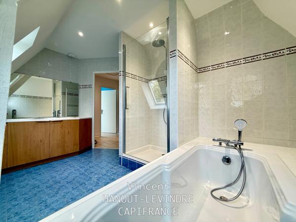 Maison à vendre 12 pièces 7 chambres TIERCE (49)