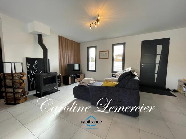 Maison à vendre 4 pièces (72)Maison contemporaine à toit plat 98 m² habitables, 3 chambres, terrain de 700 m², piscine chauffée